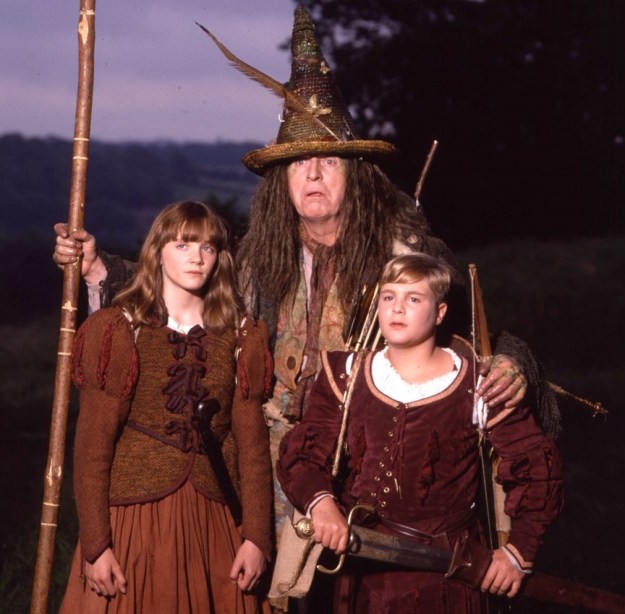 Silver_chair_w_children1